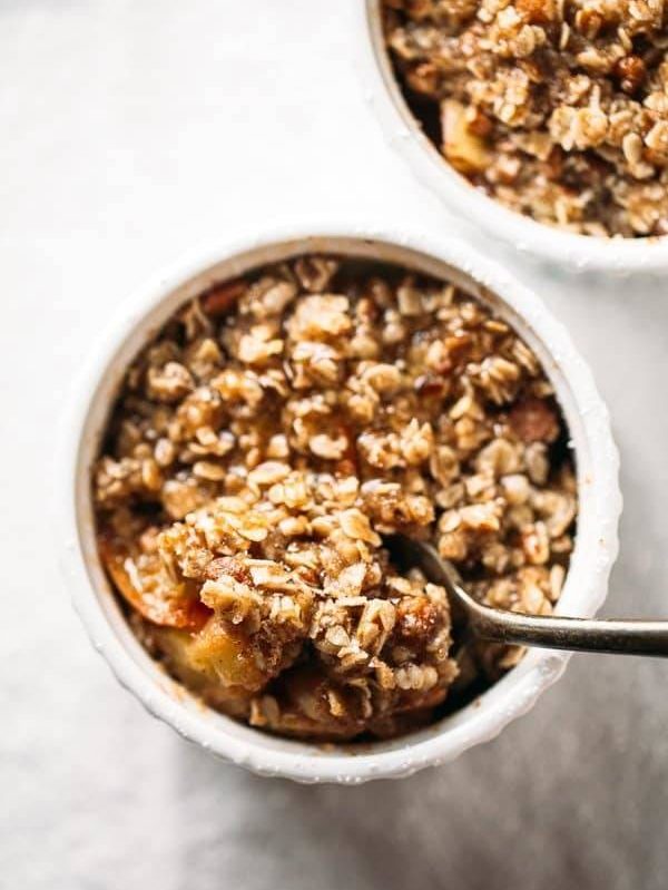 Five Minute Single Serving Apple Crisp - topped with a YUMMY healthy coconut oil, pecan, and oat crumble.